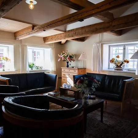 Mollehuset Hotel 2*