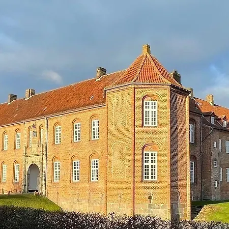 Mollehuset Til Visborggaard Slot ホテル