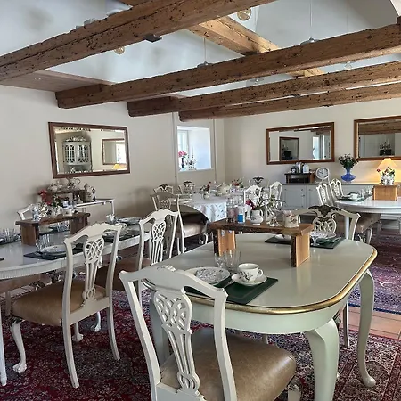 Hotel Mollehuset Til Visborggaard Slot 2*